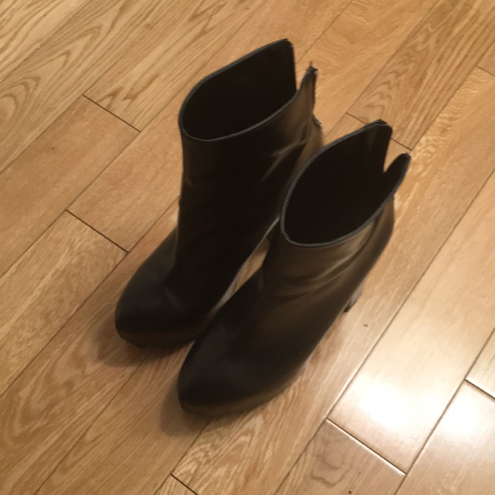 Black boots size 41